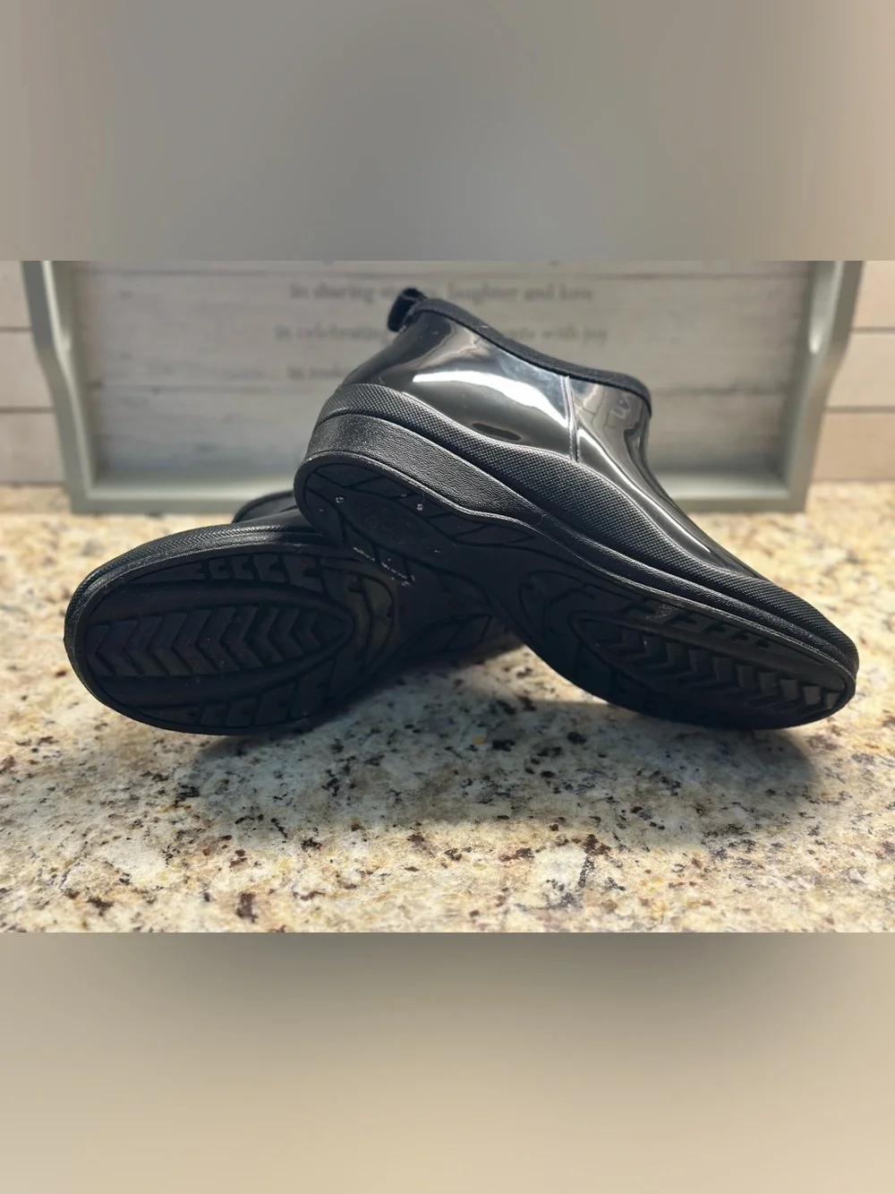 Groundwork sleek black